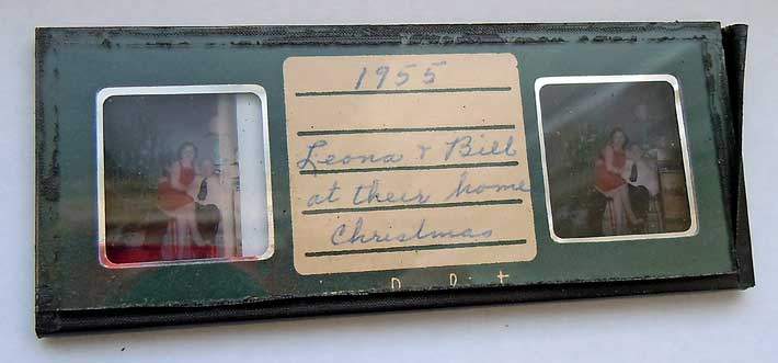 Glass-enclosed stereo slide that requires removing the film assembly before scanning